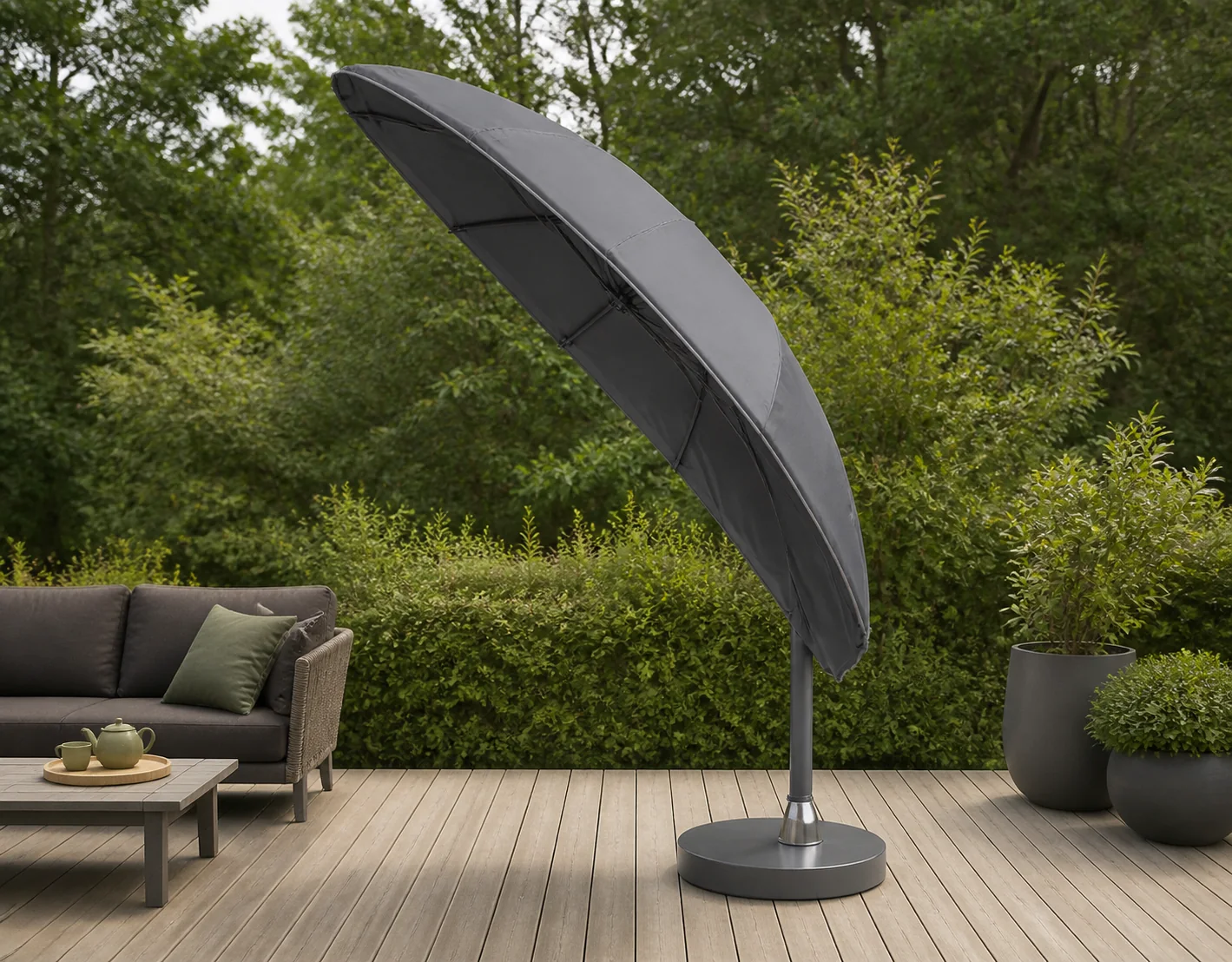 Sfeerfoto van Aerocover Zweefparasolhoes 240 x 68 cm – grijs