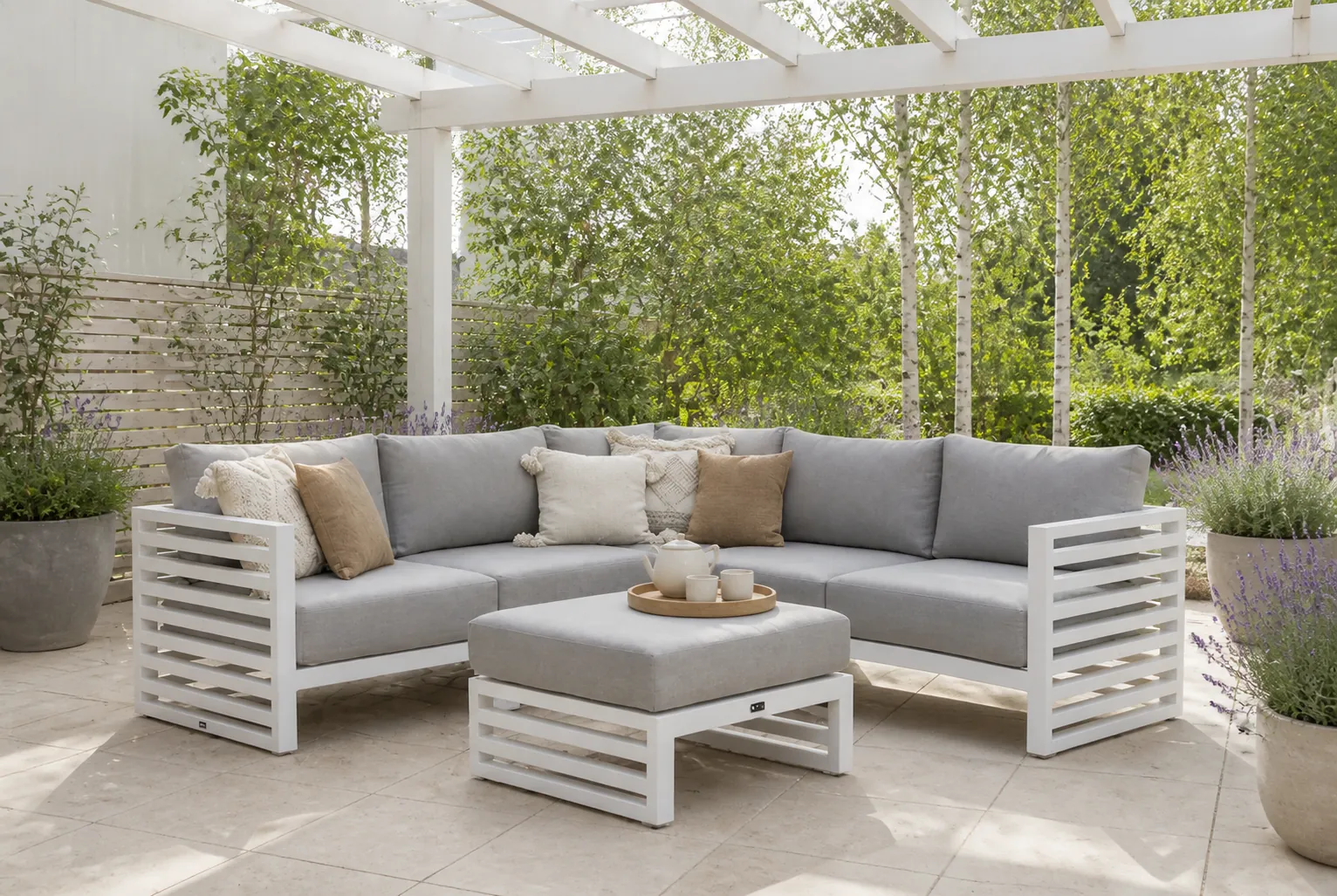 Sfeerfoto van Santika Furniture Jaya hoek loungeset 6-delig – Wit
