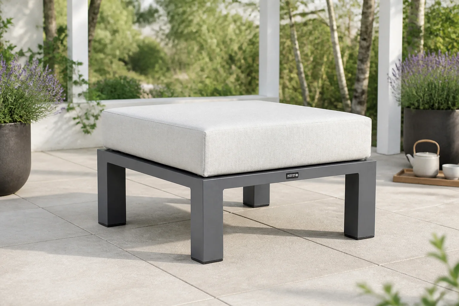 Sfeerfoto van Lifestyle Garden Furniture Luca lounge voetenbank – Grijs-antraciet