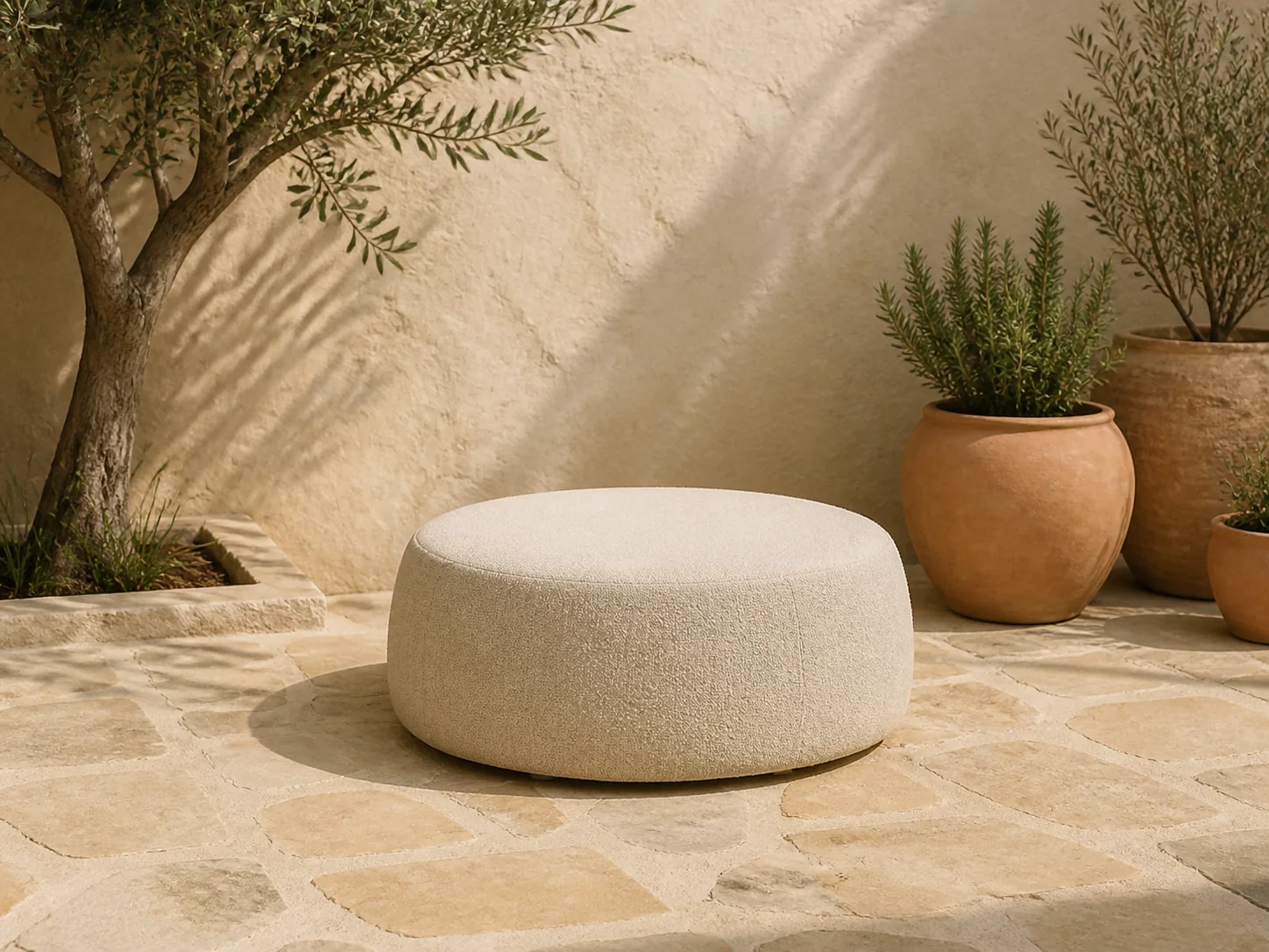 Sfeerfoto van Zavelli Soffice lounge tuintafel ø97cm (h: 32cm) – Taupe