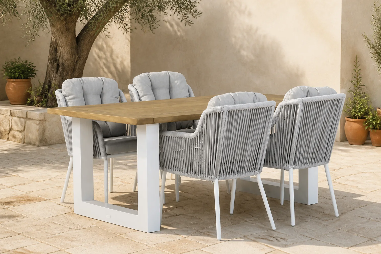 Sfeerfoto van Santika Furniture Tendenza/Talai 180 cm dining tuinset 5-delig – Wit
