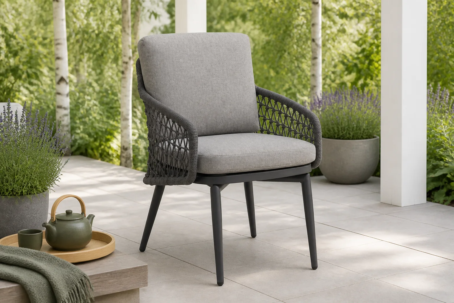 Sfeerfoto van BUITEN living Vedra dining tuinstoel | touw + aluminium | antraciet