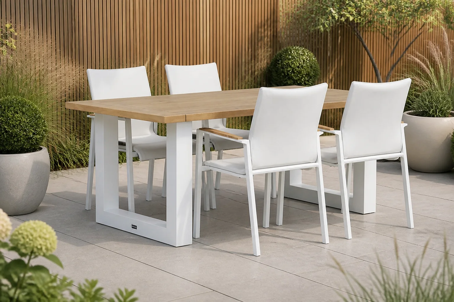Sfeerfoto van Lifestyle Garden Furniture Brandon/Talai 180 cm dining tuinset 5-delig – Wit