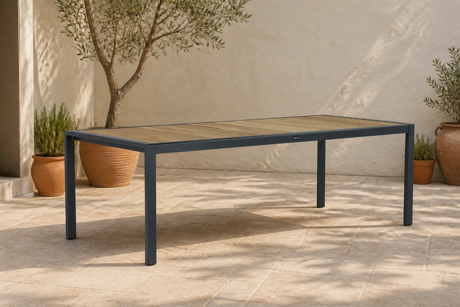Sfeerfoto van Lifestyle Garden Furniture Valence dining tuintafel 240 x 100 cm – Grijs-antraciet