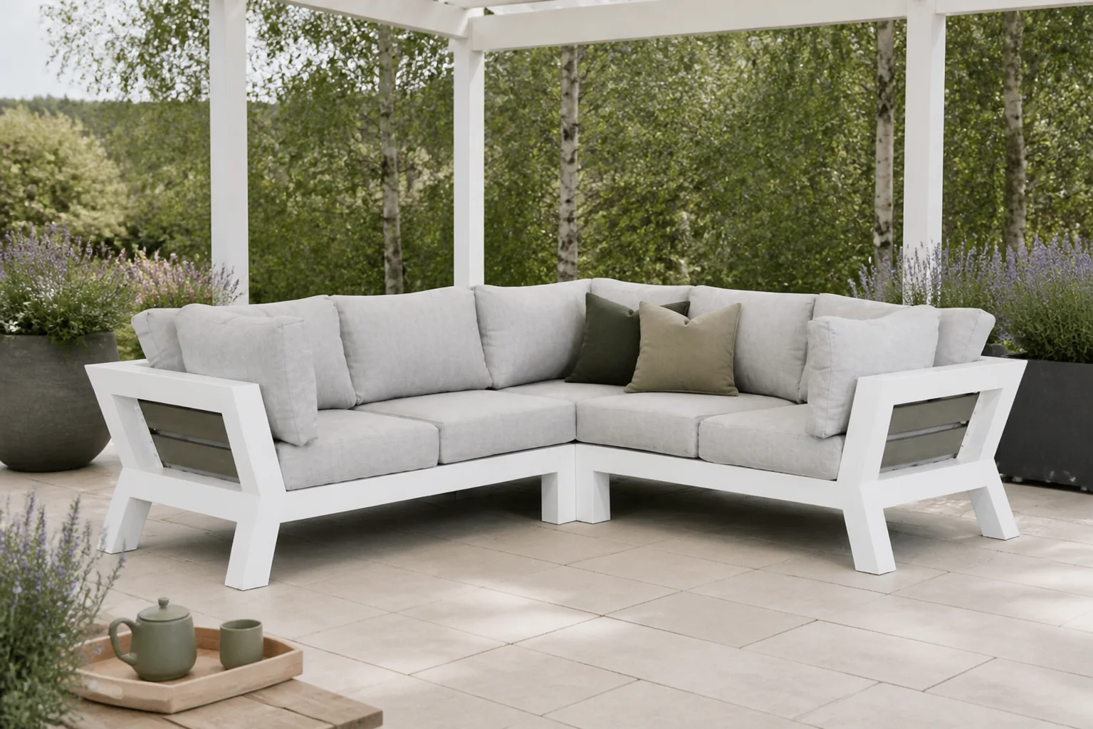 Sfeerfoto van Santika Furniture Yovita hoek loungeset 3-delig Quick Dry Foam – Wit