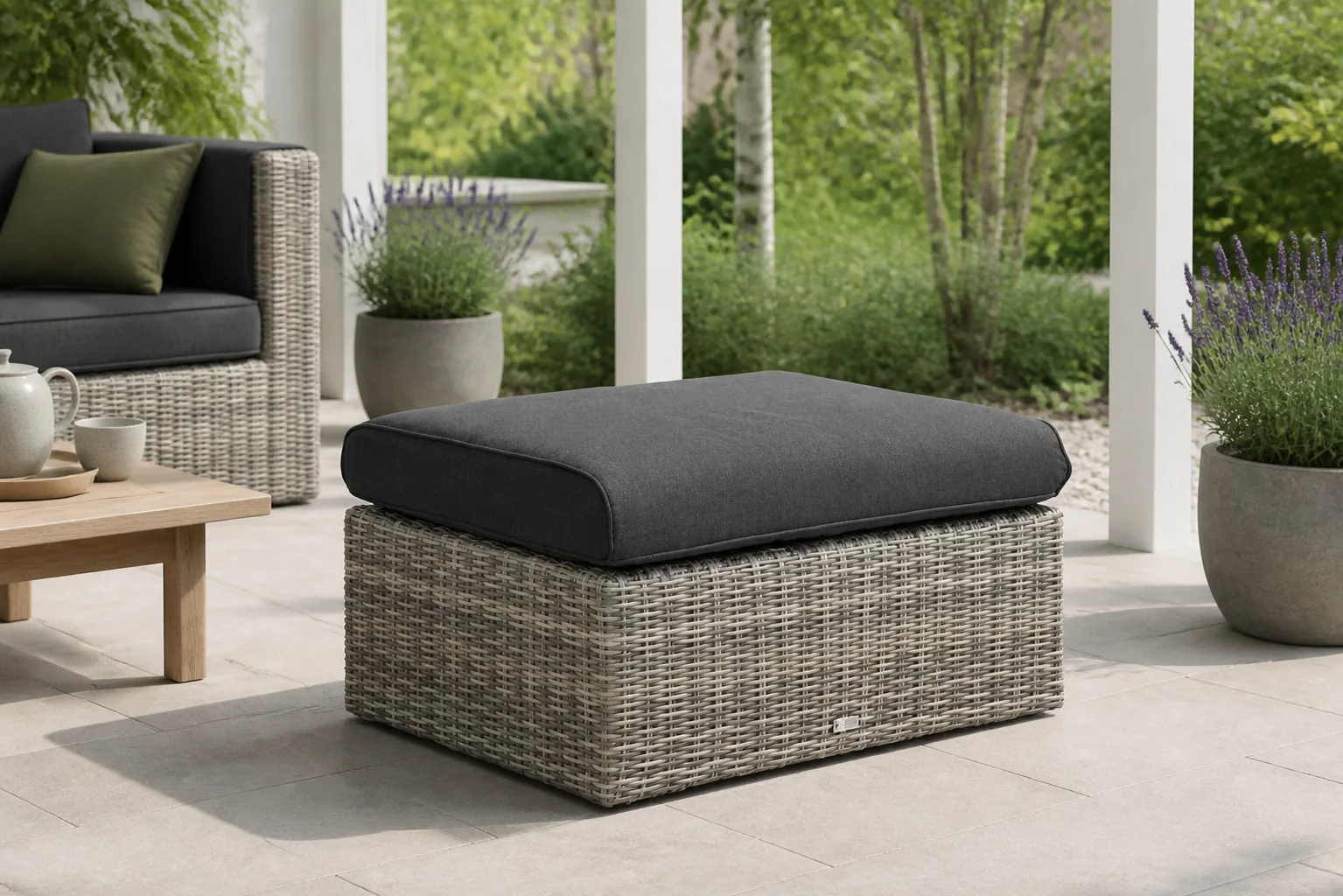 Sfeerfoto van Garden Collections Amico lounge voetenbank – Grijs-antraciet