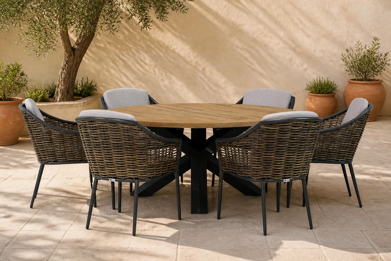 Sfeerfoto van Coco Olivine/Rockville 160 cm dining tuinset 7-delig – Taupe-naturel-bruin