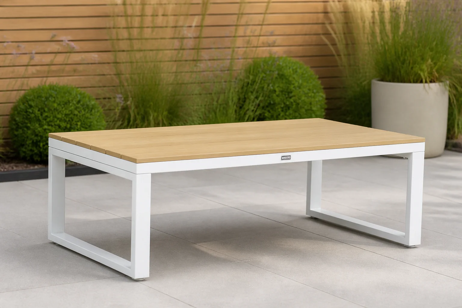 Sfeerfoto van Lifestyle Garden Furniture Bilbao loungetafel rechthoek – Wit