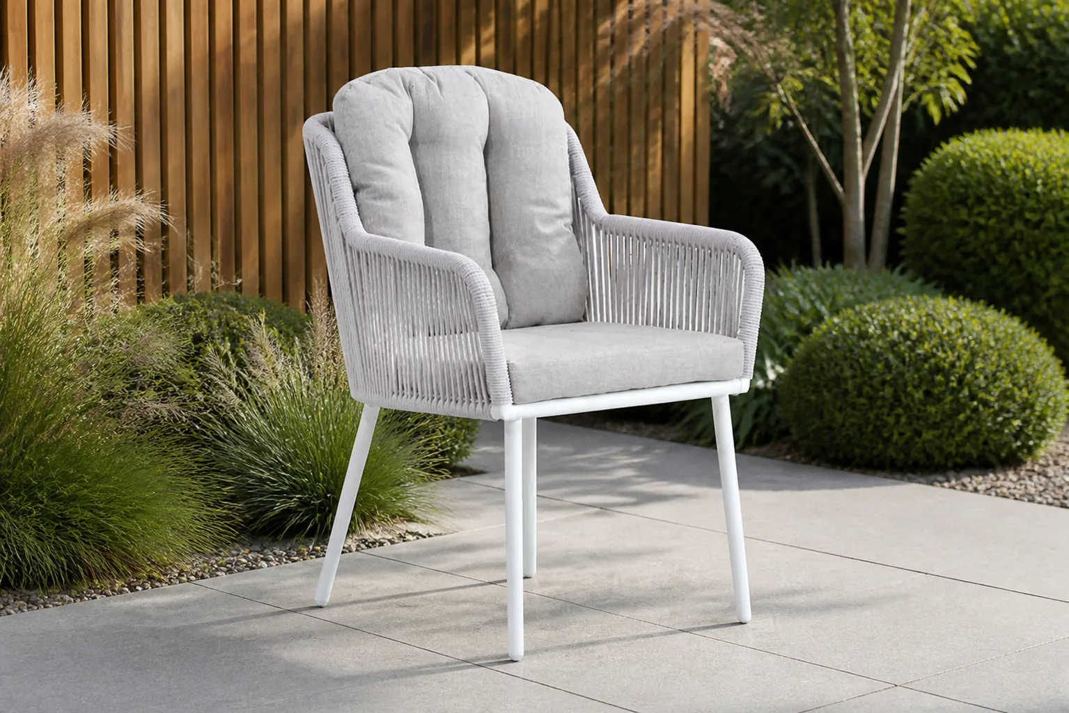 Sfeerfoto van Santika Furniture Tendenza dining tuinstoel white – Wit