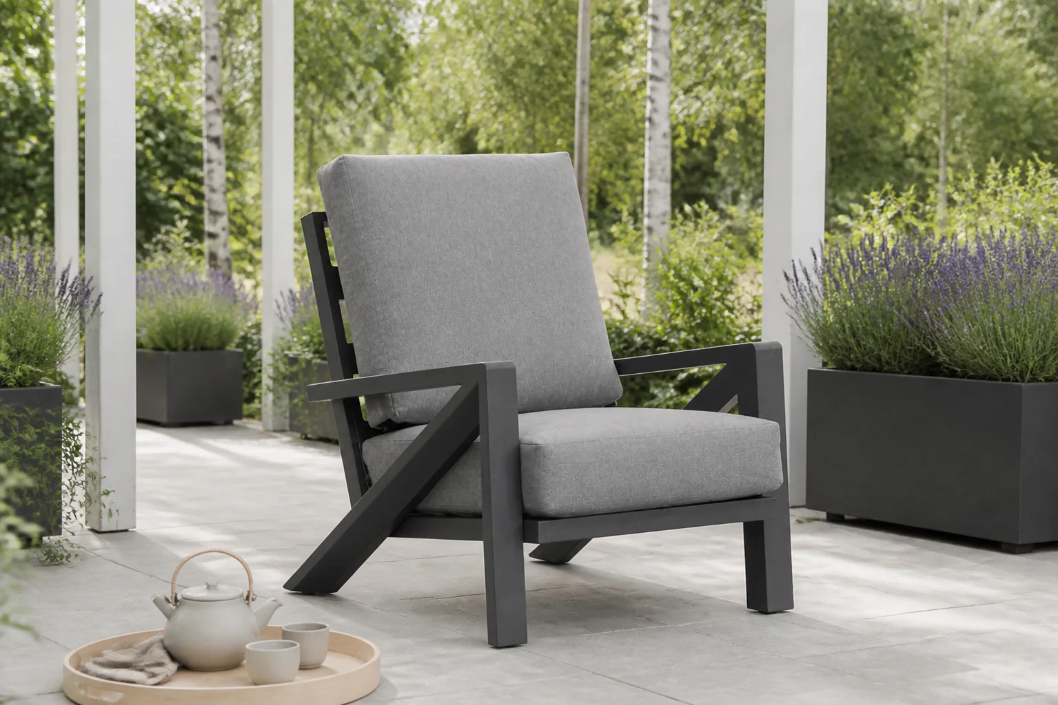 Sfeerfoto van Santika Furniture Cinta lounge tuinstoel Quick Dry Foam – Grijs-antraciet