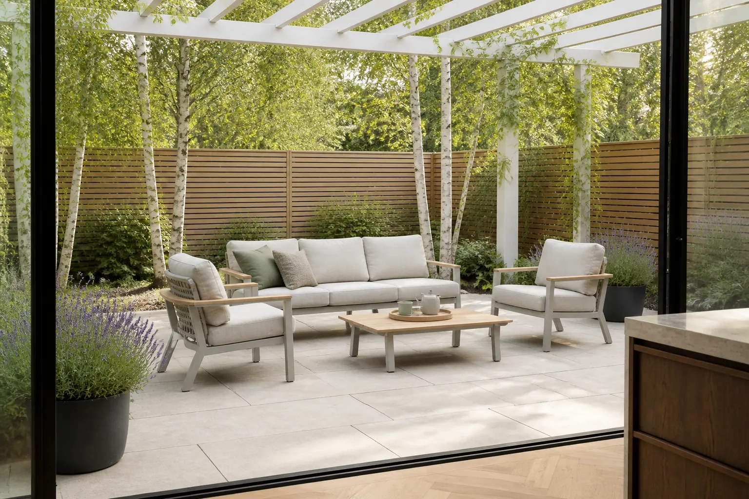 Sfeerfoto van LUX outdoor living Montana stoel-bank loungeset 5 personen incl. tafel | aluminium + teak | beige | 4-delig