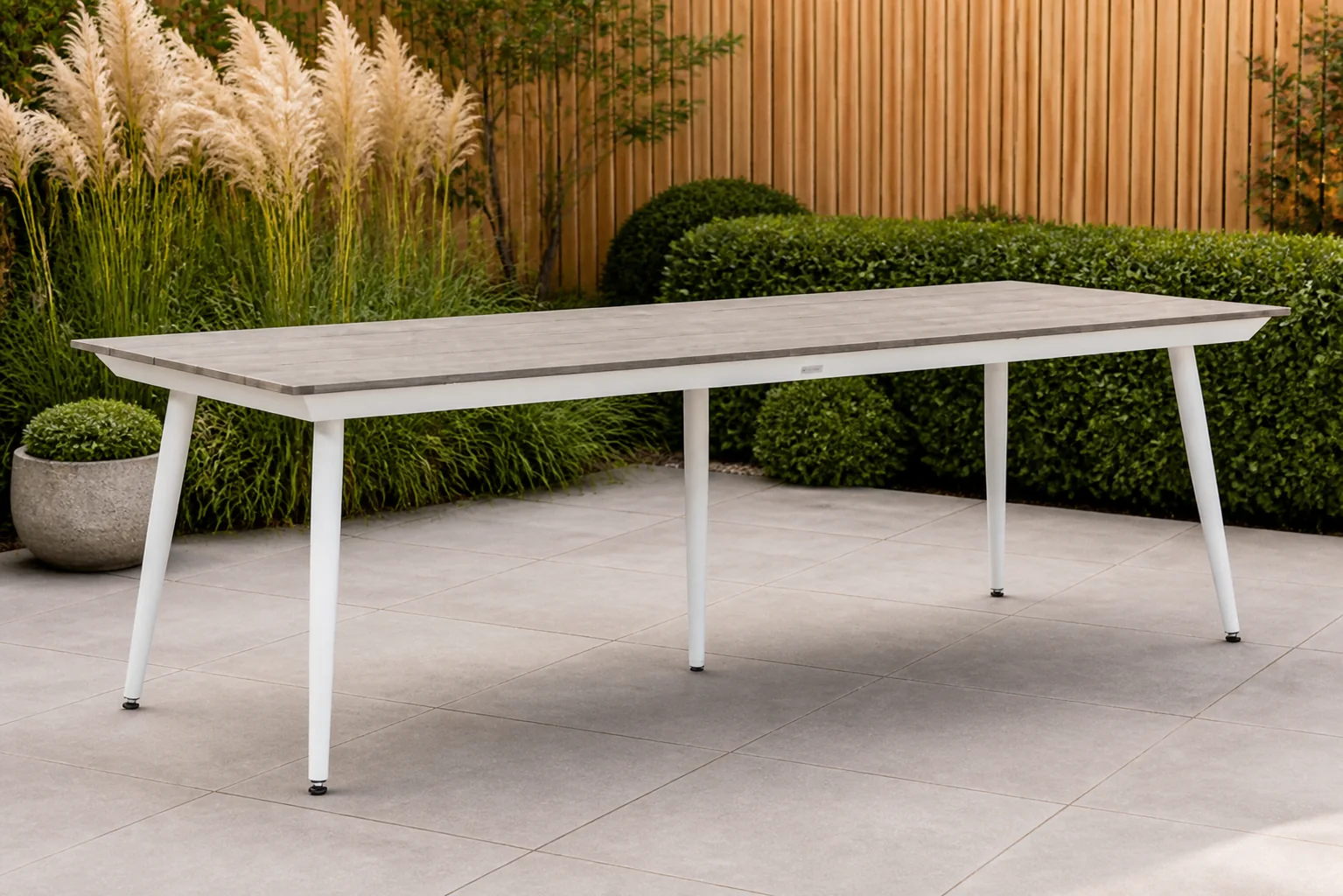 Sfeerfoto van Lifestyle Garden Furniture Yala dining tuintafel 240 x 92 cm – Wit
