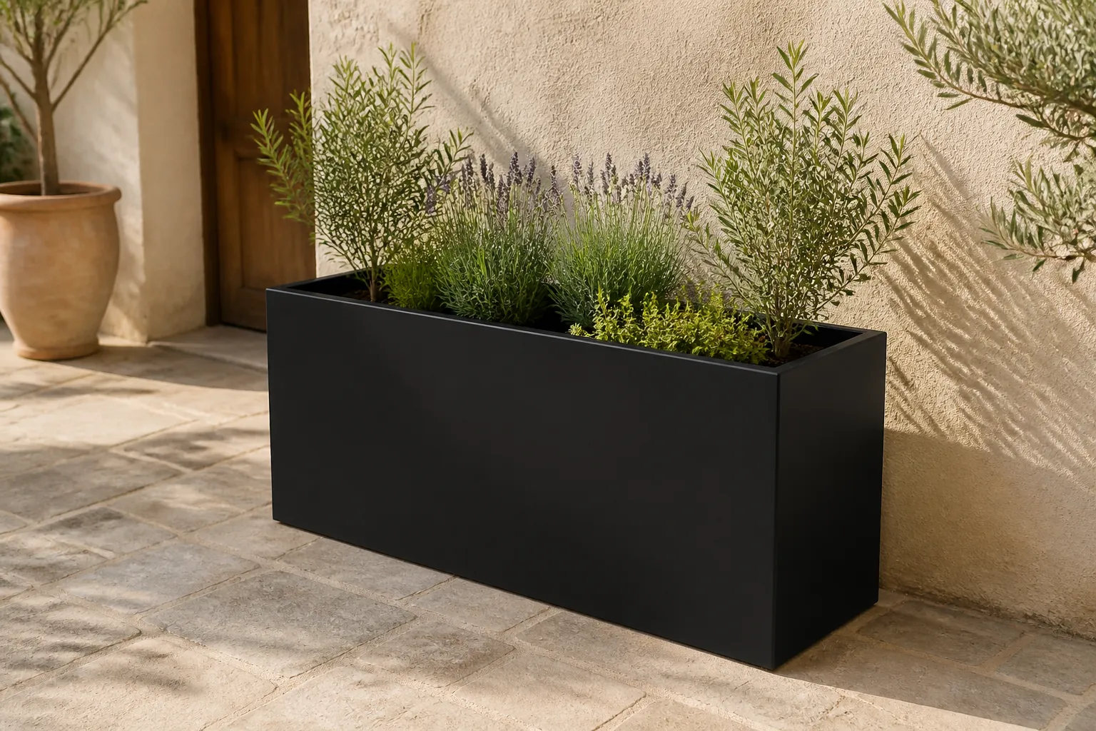 Sfeerfoto van Geroba Artus rechthoekige Aluminium plantenbakken 1500 x 300 x 800 mm – zwart