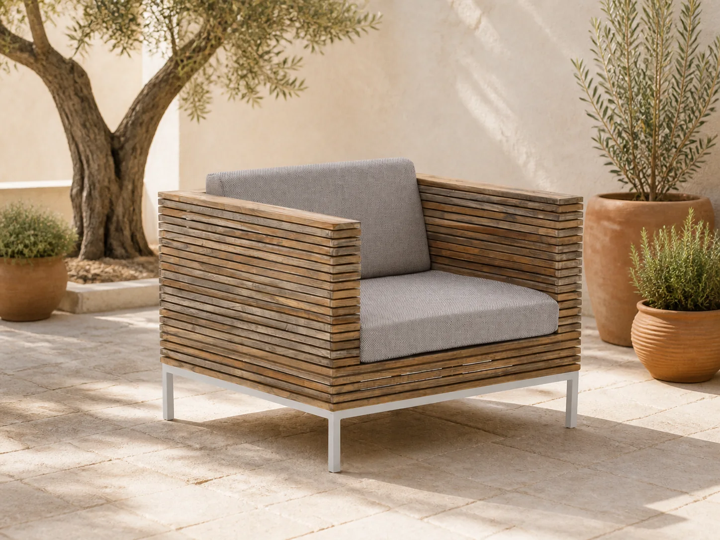 Sfeerfoto van ROUGH Furniture ROUGH-D lounge tuinstoel – Bruin