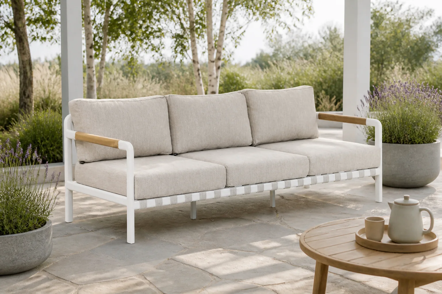 Sfeerfoto van Coco Avellino lounge tuinbank 3-zits – Wit