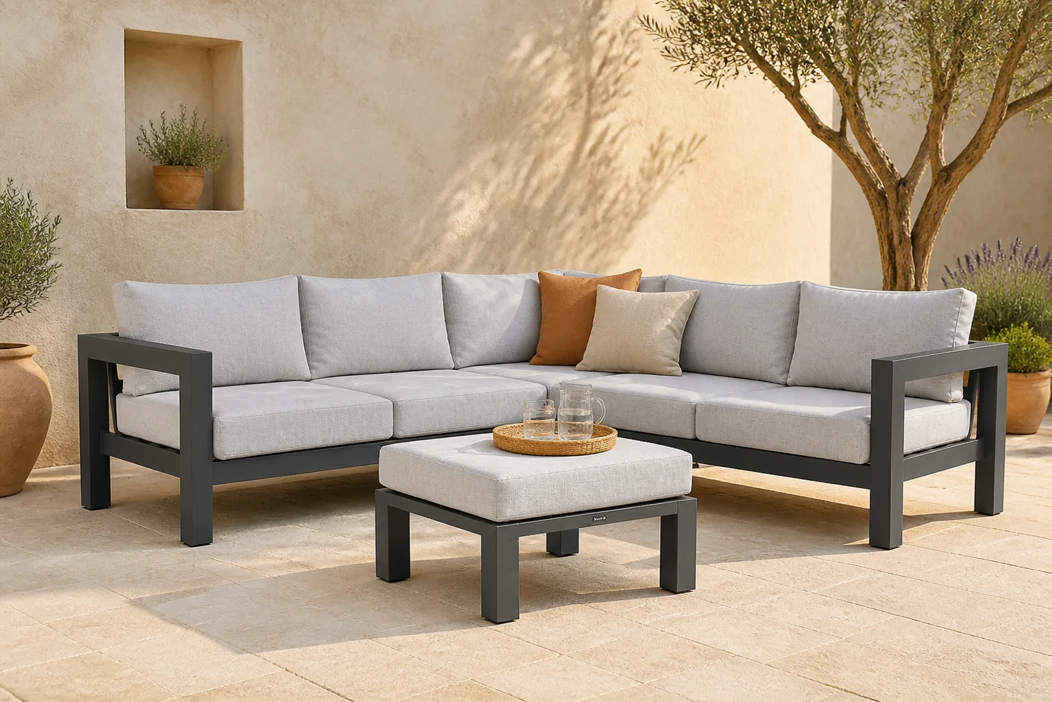 Sfeerfoto van Lifestyle Garden Furniture Luca hoek loungeset 4-delig – Grijs-antraciet