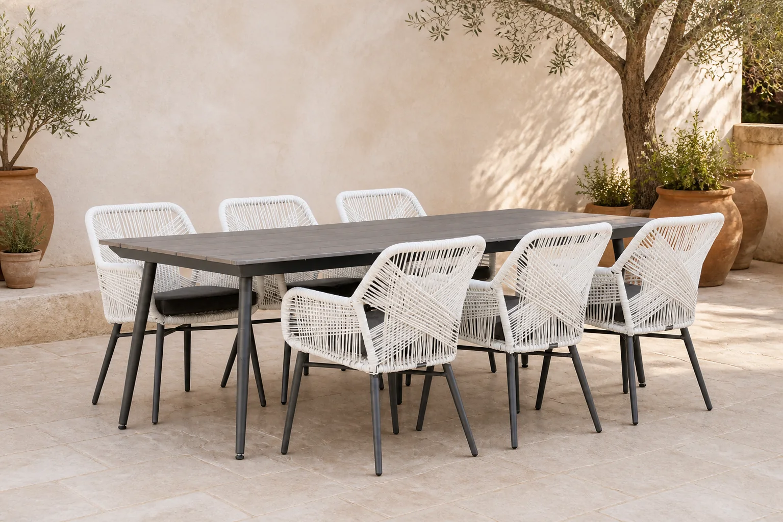 Sfeerfoto van Lifestyle Garden Furniture Advance/Matale 240 cm dining tuinset 7-delig – Wit