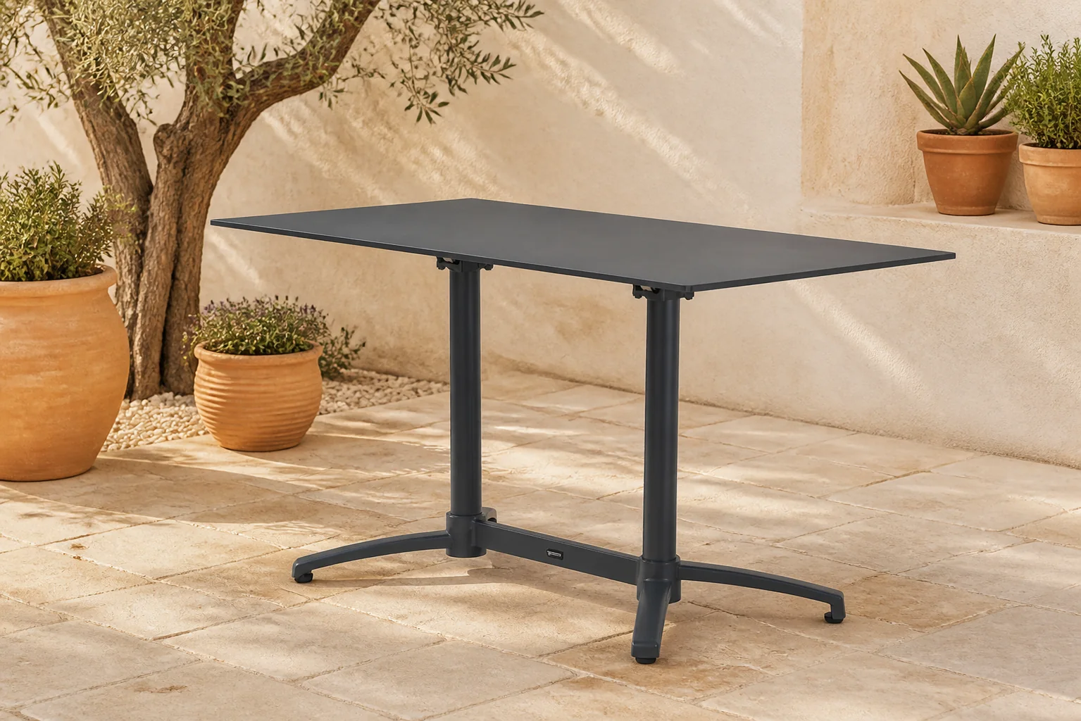 Sfeerfoto van Lifestyle Garden Furniture Marano dining tuintafel inklapbaar 140 x 70 cm – Grijs-antraciet