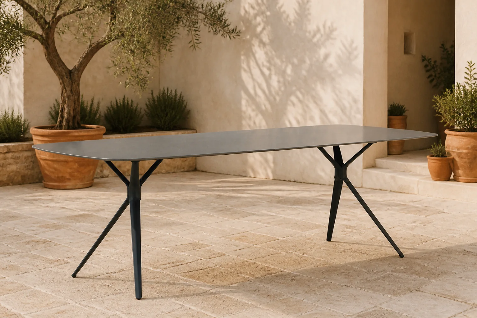 Sfeerfoto van Coco Valerio dining tuintafel 240 x 100 cm – Grijs-antraciet
