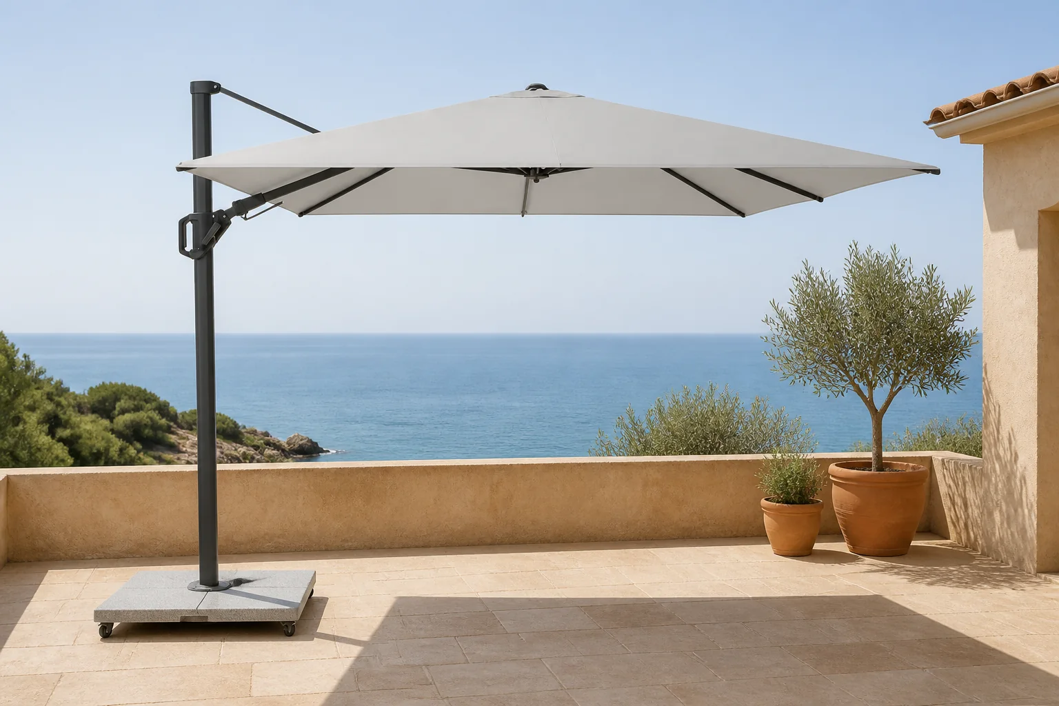 Sfeerfoto van Platinum Challenger T² zweefparasol | 350x260cm met Rocca parasolvoet 90kg | Light Grey – Lichtgrijs