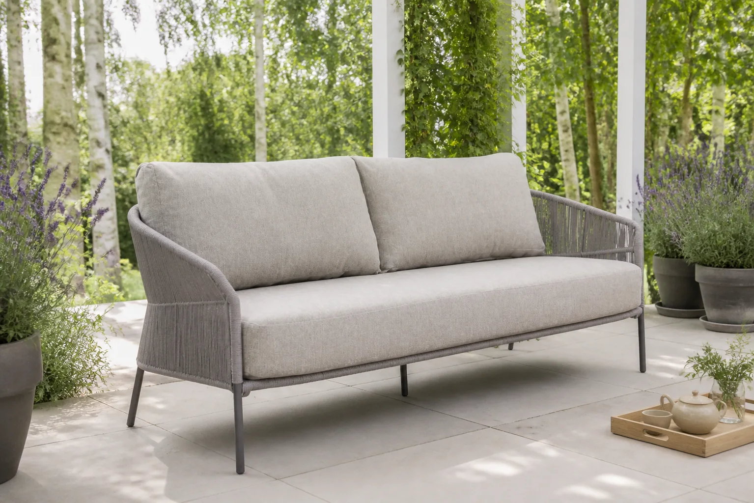 Sfeerfoto van 4 Seasons Outdoor Seasons Florence 3 seater bench CARAMEL – Taupe-naturel-bruin