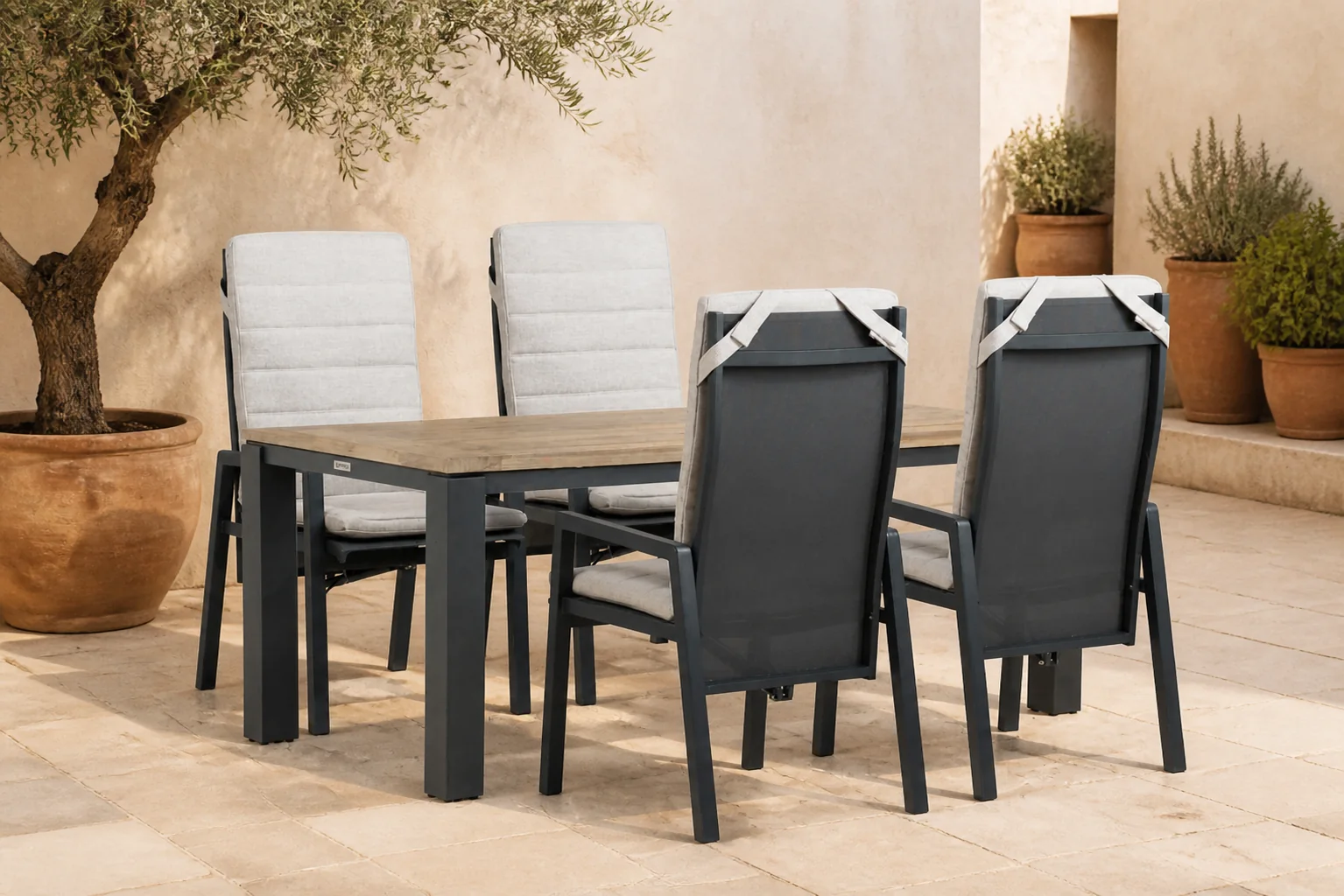 Sfeerfoto van Lifestyle Garden Furniture Vivaro/Veneto 180×90 cm dining tuinset 5-delig – Grijs-antraciet