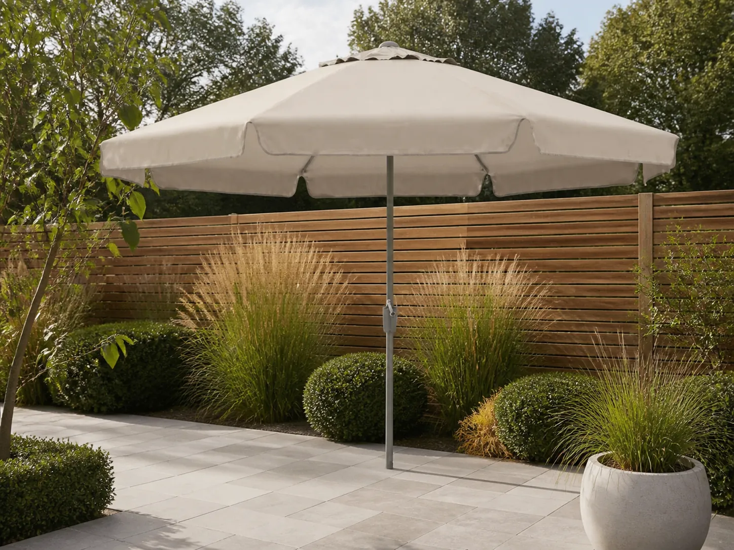Sfeerfoto van Shadowline Aruba parasol ø 350cm – Taupe