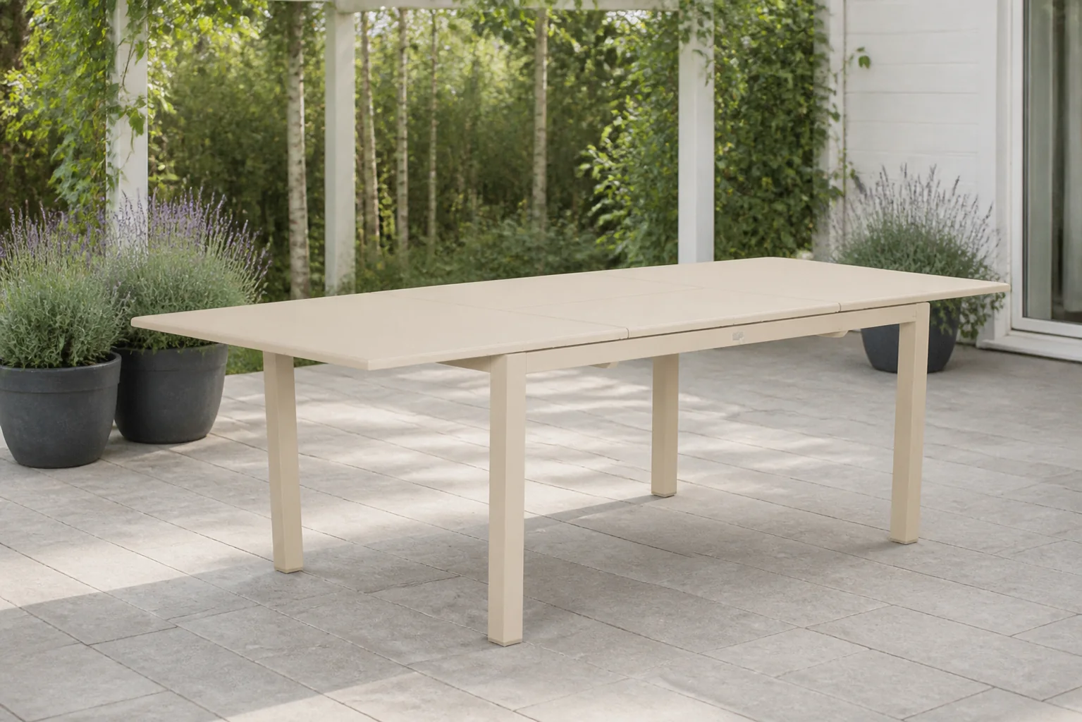 Sfeerfoto van Presto Arvento dining tuintafel uitschuifbaar 160/240×100 cm – Zand/Beige