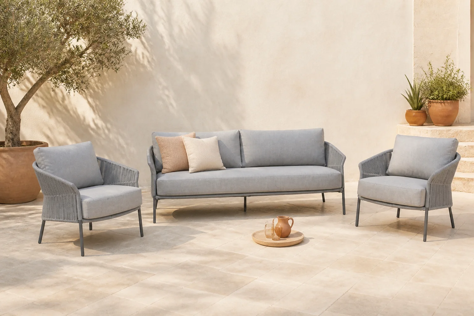 Sfeerfoto van 4 Seasons Outdoor Florence stoel-bank loungeset 3-delig – Transparant