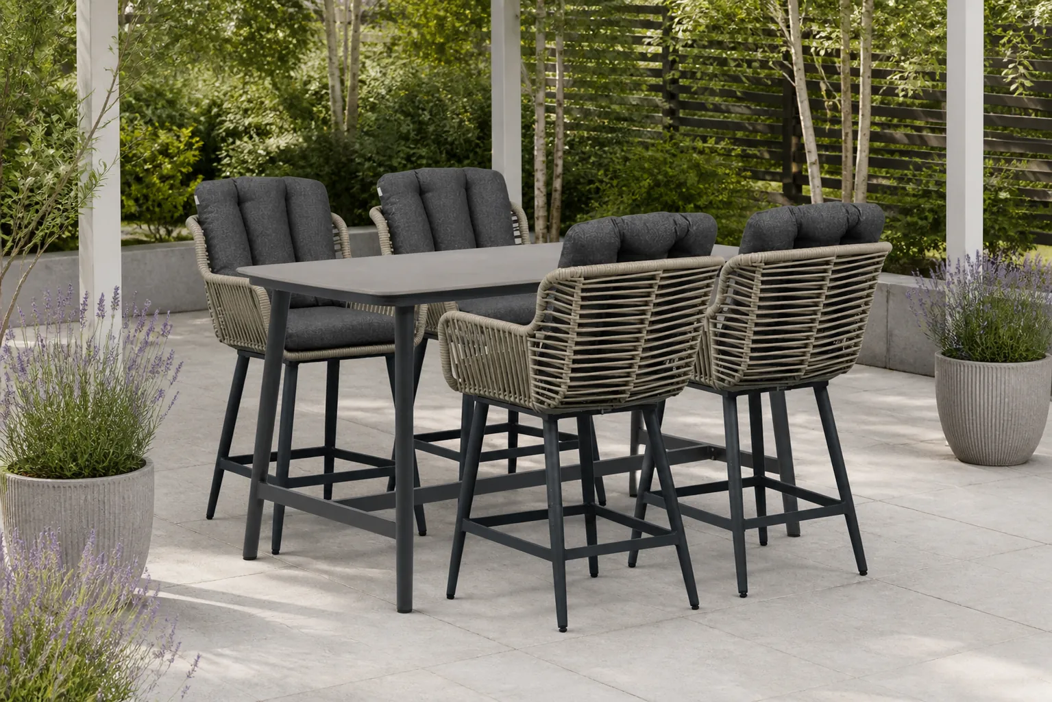 Sfeerfoto van Coco Alto/Sienta 180×90 cm dining tuinset 5-delig – Grijs-antraciet