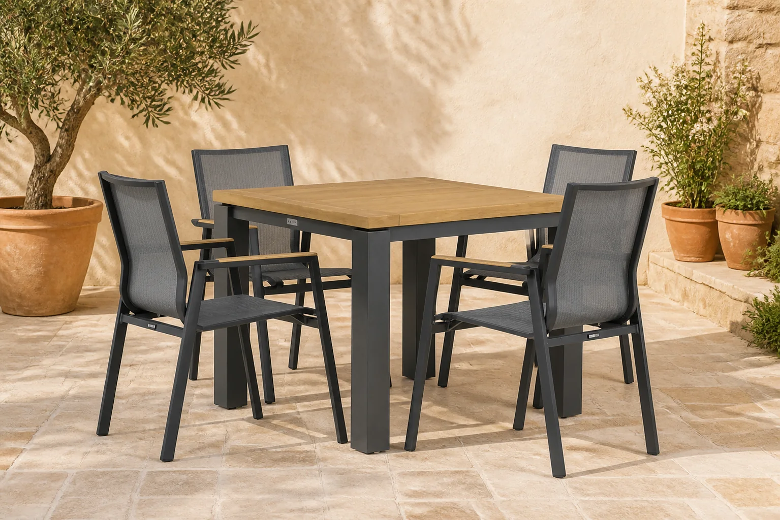 Sfeerfoto van Lifestyle Garden Furniture Fiora/Veneto 90 cm dining tuinset 5-delig – Grijs-antraciet