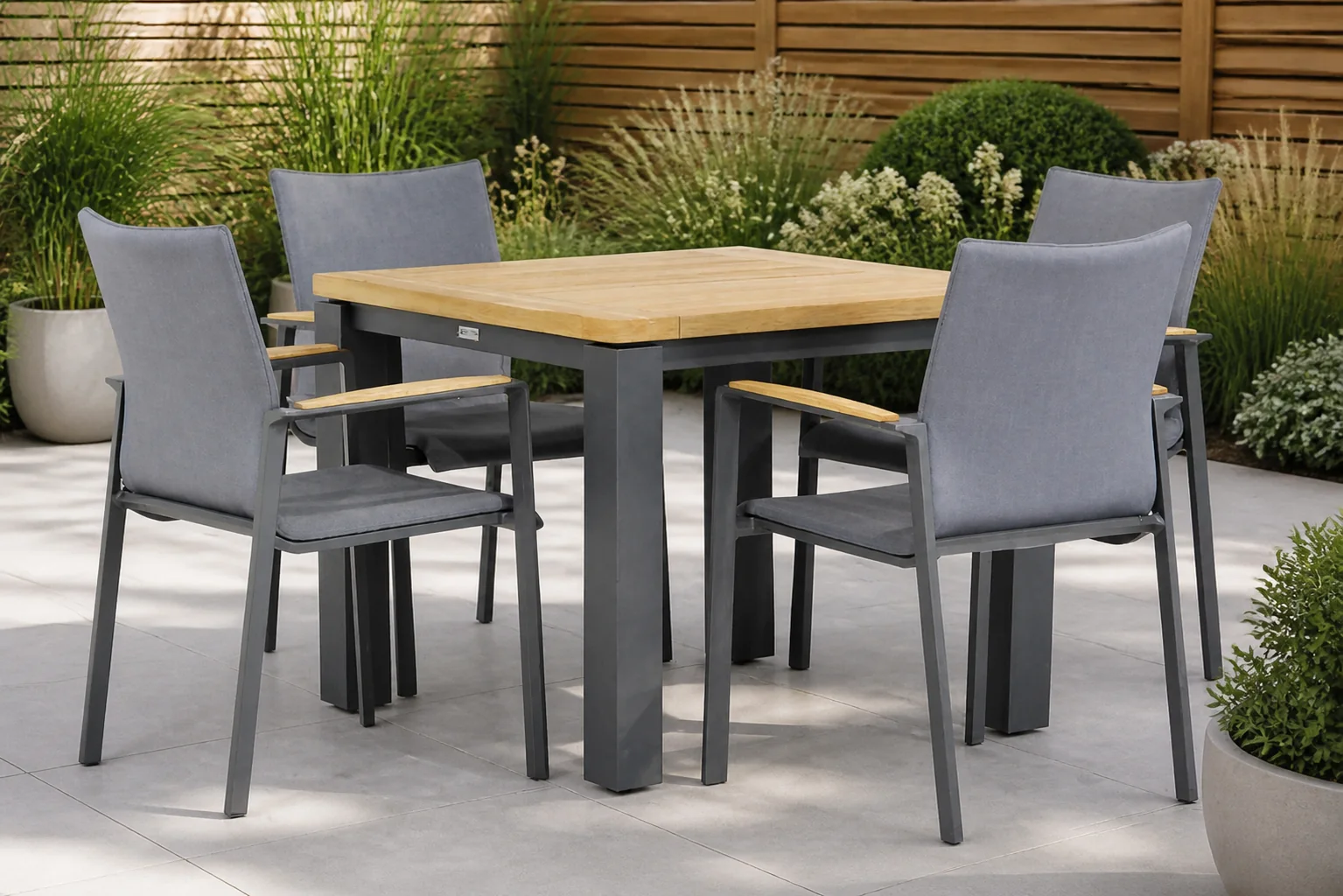 Sfeerfoto van Lifestyle Garden Furniture Brandon/Veneto 90 cm dining tuinset 5-delig – Grijs-antraciet