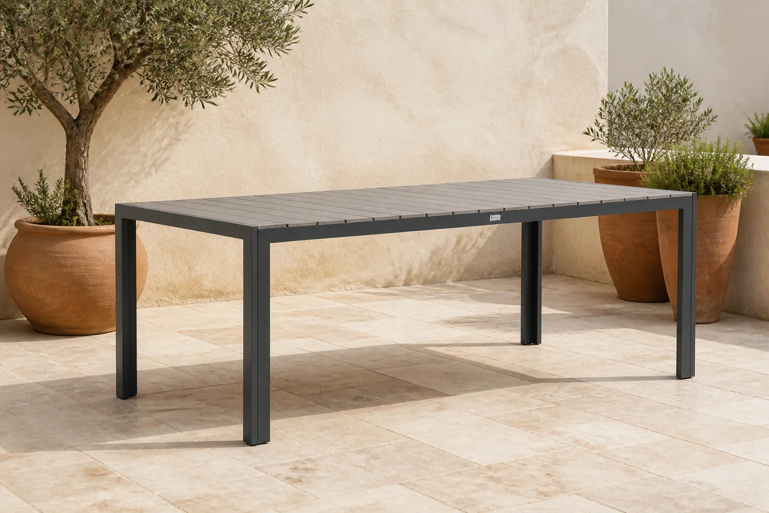 Sfeerfoto van Lifestyle Garden Furniture Young dining tuintafel 217 x 92 cm – Grijs-antraciet