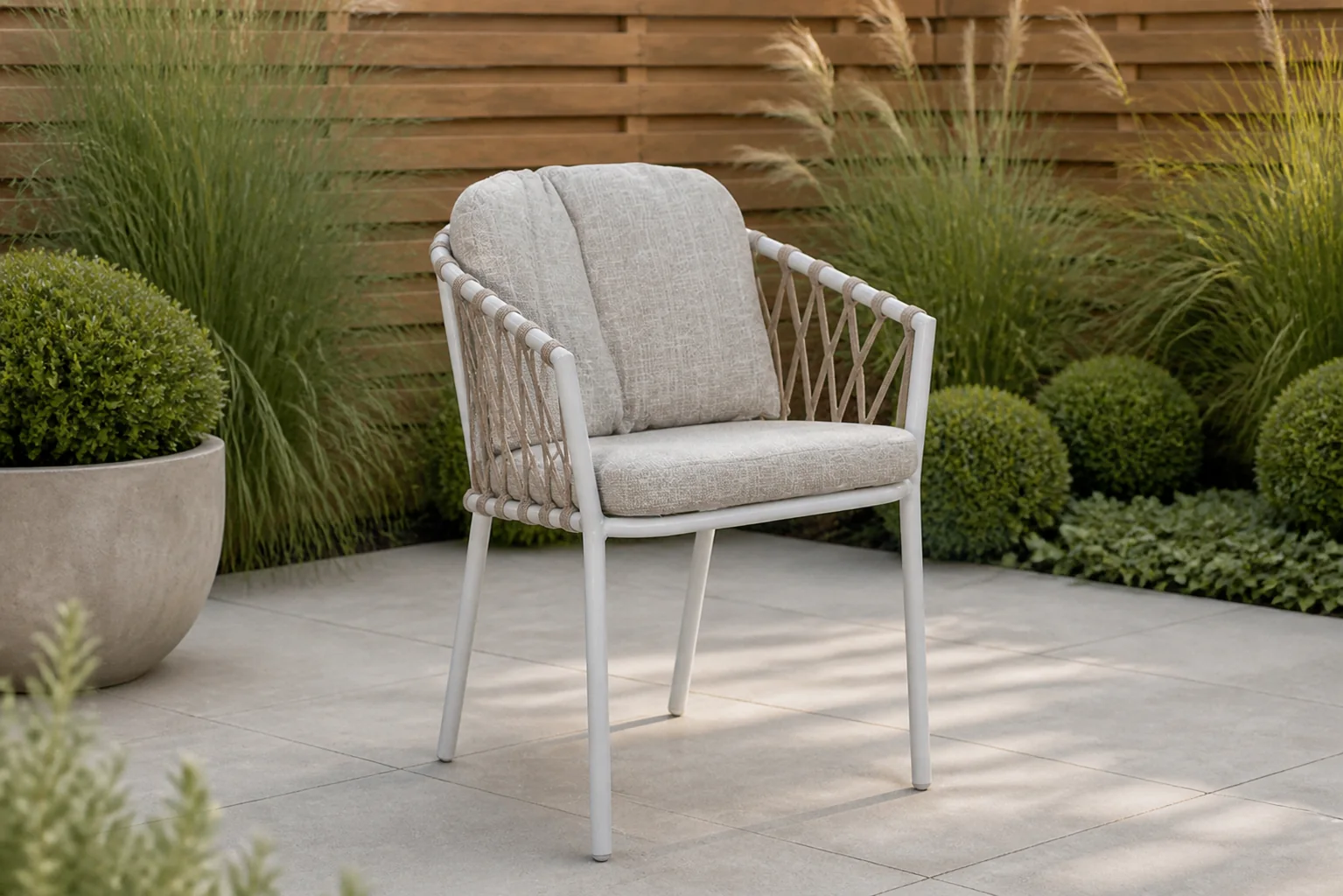 Sfeerfoto van Lifestyle Garden Furniture Morano dining tuinstoel – Wit