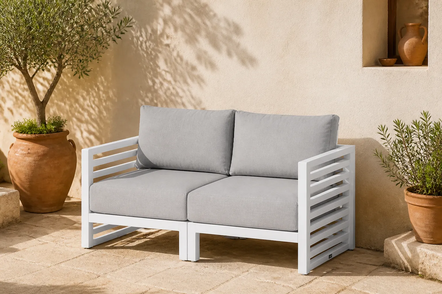 Sfeerfoto van Santika Furniture Jaya lounge tuinbank 2-delig – Wit