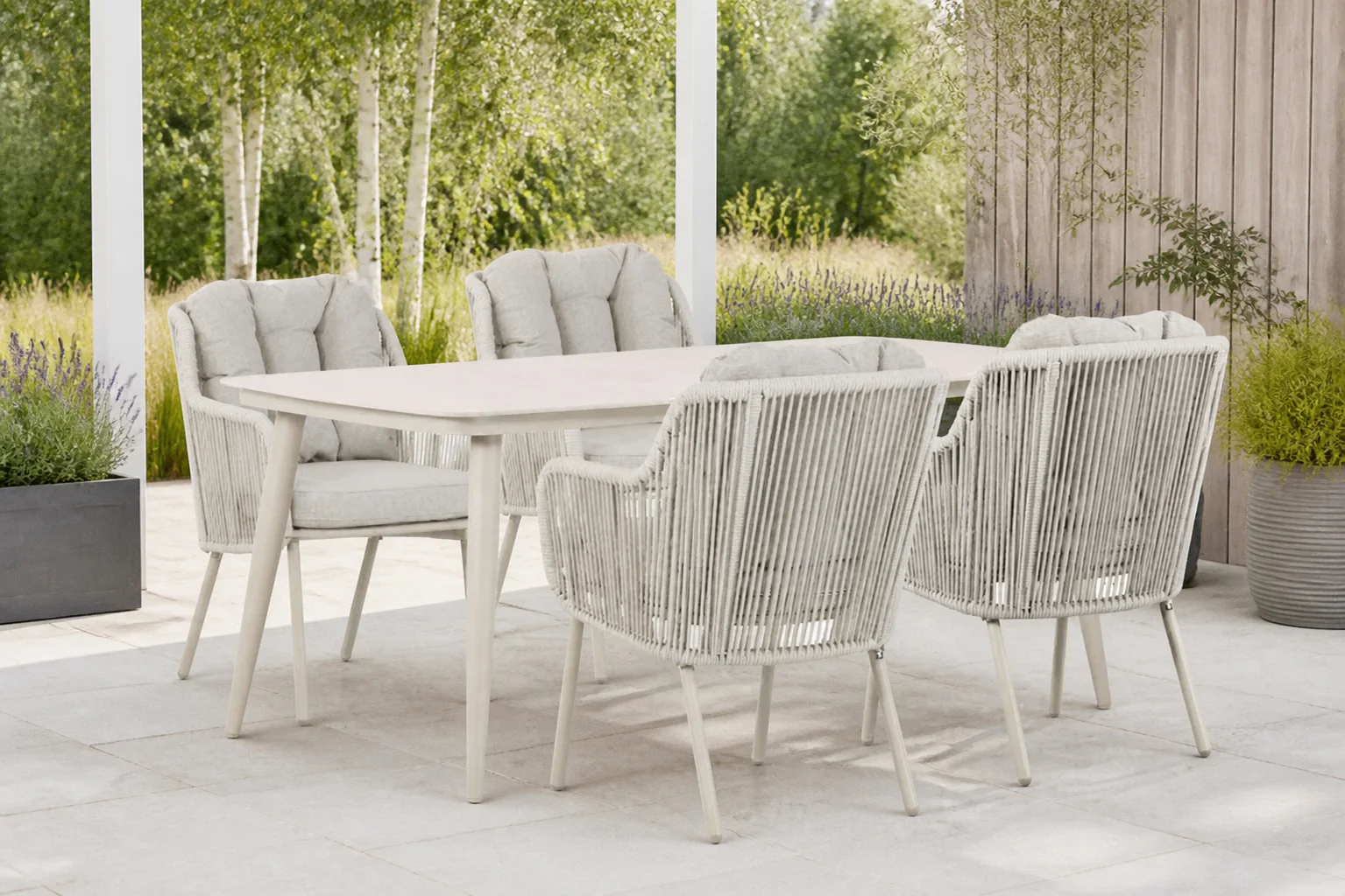 Sfeerfoto van Santika Furniture Nanda/Vienna 180 cm dining tuinset 5-delig – Taupe-naturel-bruin