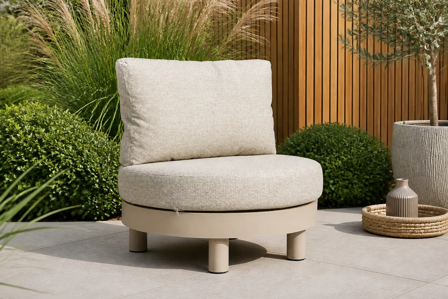 Sfeerfoto van Lifestyle Garden Furniture Organio lounge tuinstoel – Zand/Beige