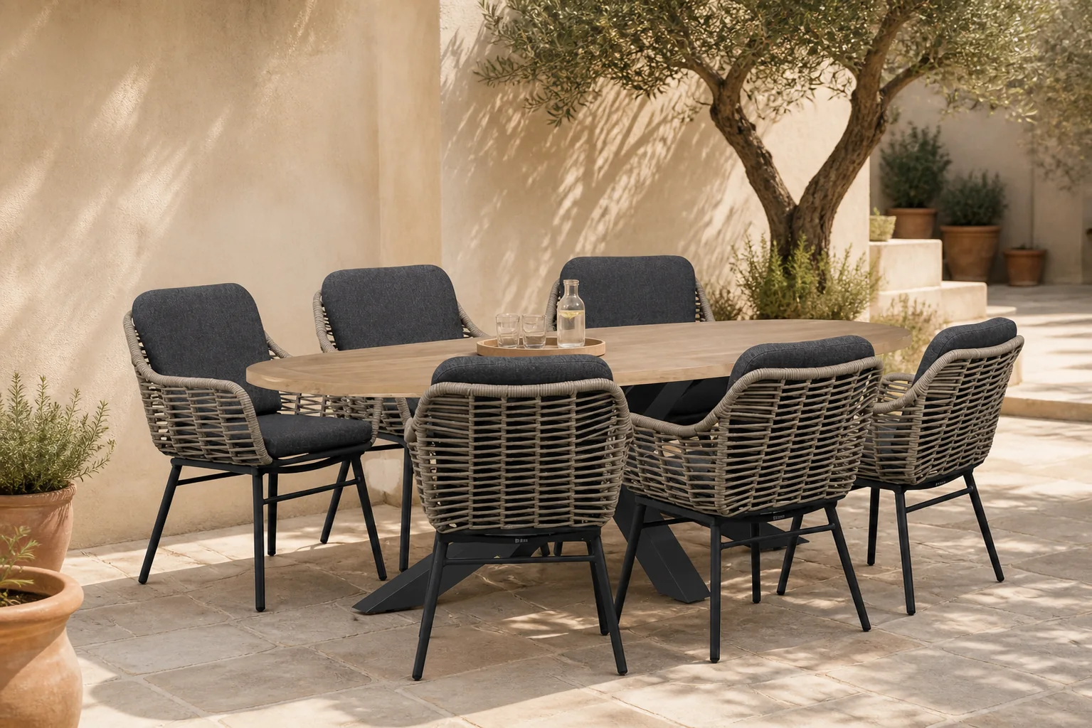 Sfeerfoto van Coco Antoni/Brookline 240×120 cm dining tuinset 7-delig – Grijs-antraciet