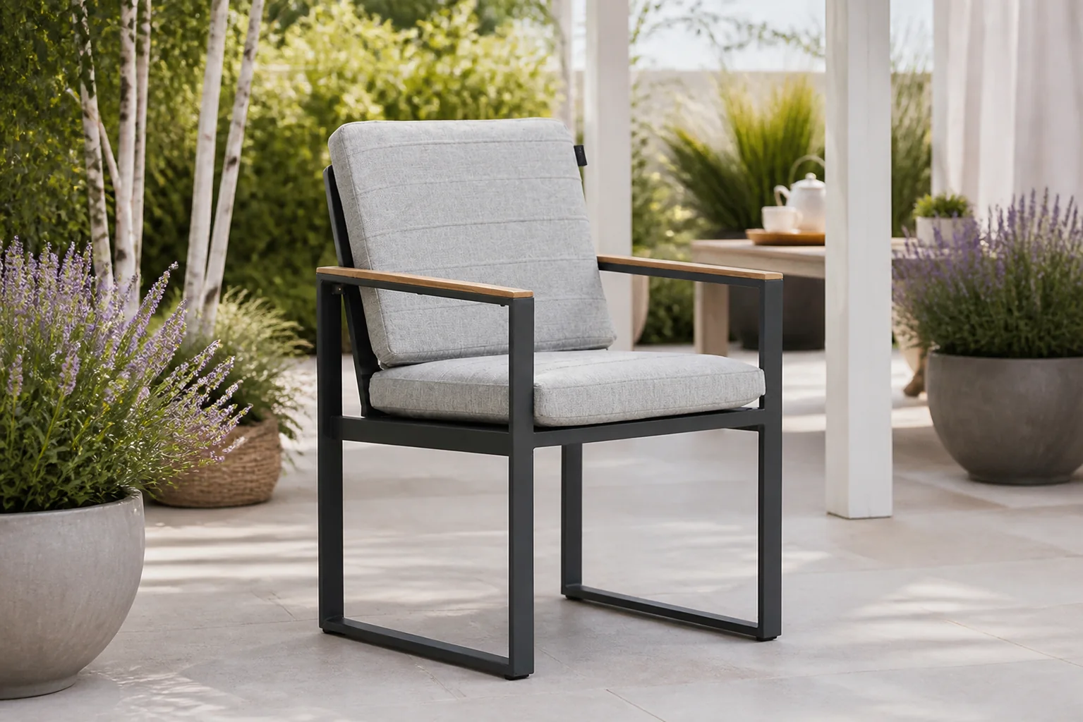 Sfeerfoto van Lifestyle Garden Furniture Faro dining tuinstoel – Grijs-antraciet
