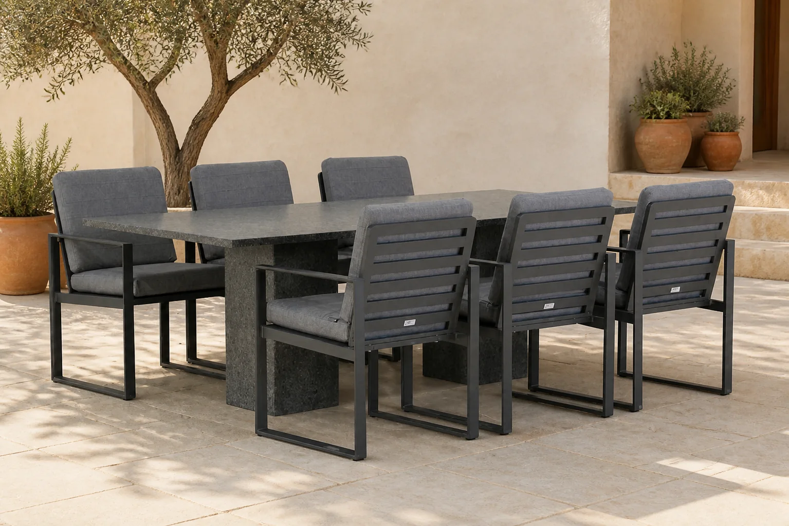 Sfeerfoto van Santika Furniture Zaga/Graniet 220 cm dining tuinset 7-delig – Grijs-antraciet