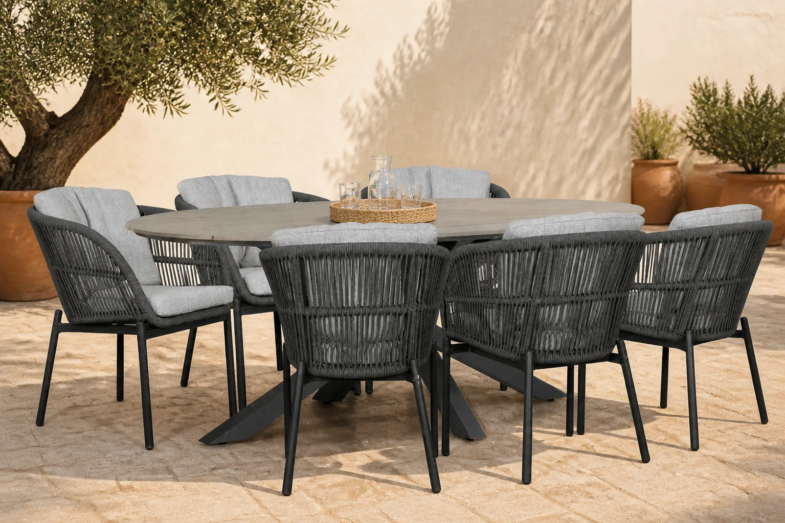 Sfeerfoto van Lifestyle Garden Furniture Monaco/Matara 220×115 cm dining tuinset 7-delig – Grijs-antraciet
