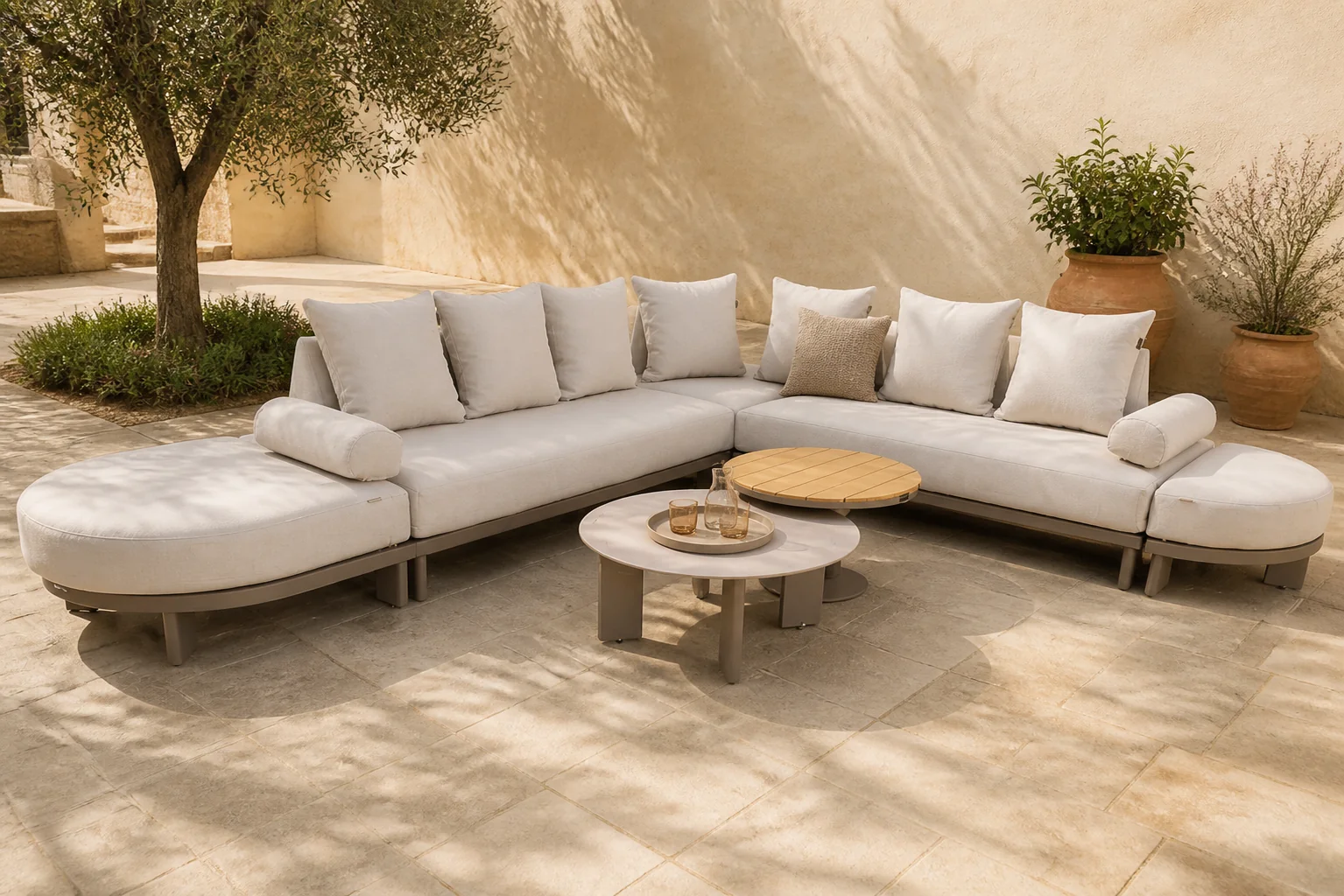 Sfeerfoto van Santika Furniture Budi organisch loungeset 7-delig – Taupe-naturel-bruin