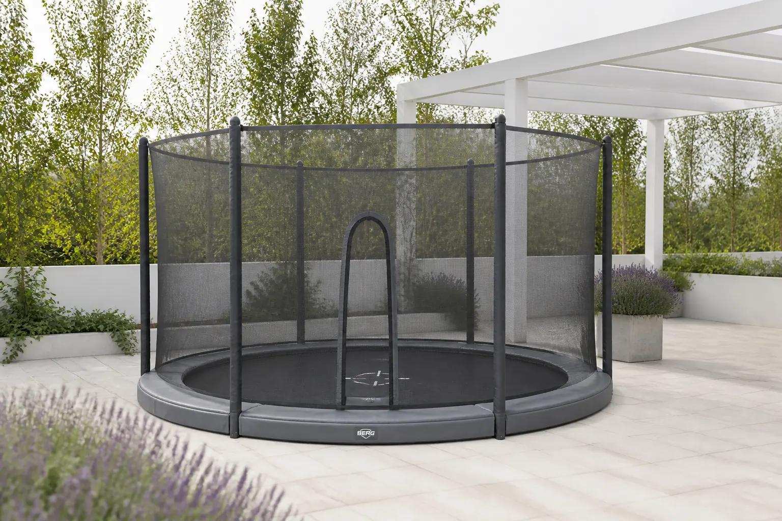 Sfeerfoto van BERG Ultim Favorit InGround 410 Grey + Safety Net Comfort 0.00 cm – Anthracite Grey
