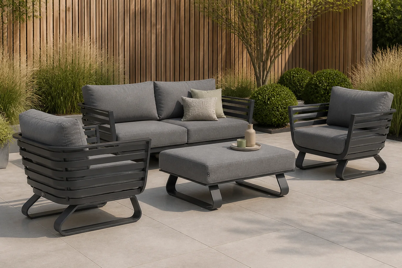 Sfeerfoto van Santika Furniture Sovita stoel-bank loungeset 5-delig antraciet – Grijs-antraciet