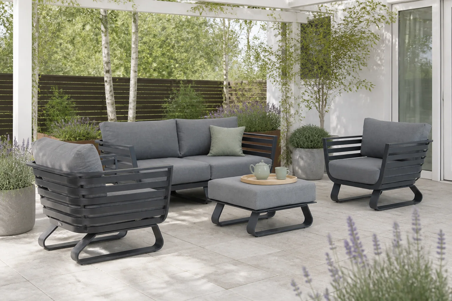 Sfeerfoto van Santika Furniture Sovita stoel-bank loungeset 5-delig antraciet – Grijs-antraciet