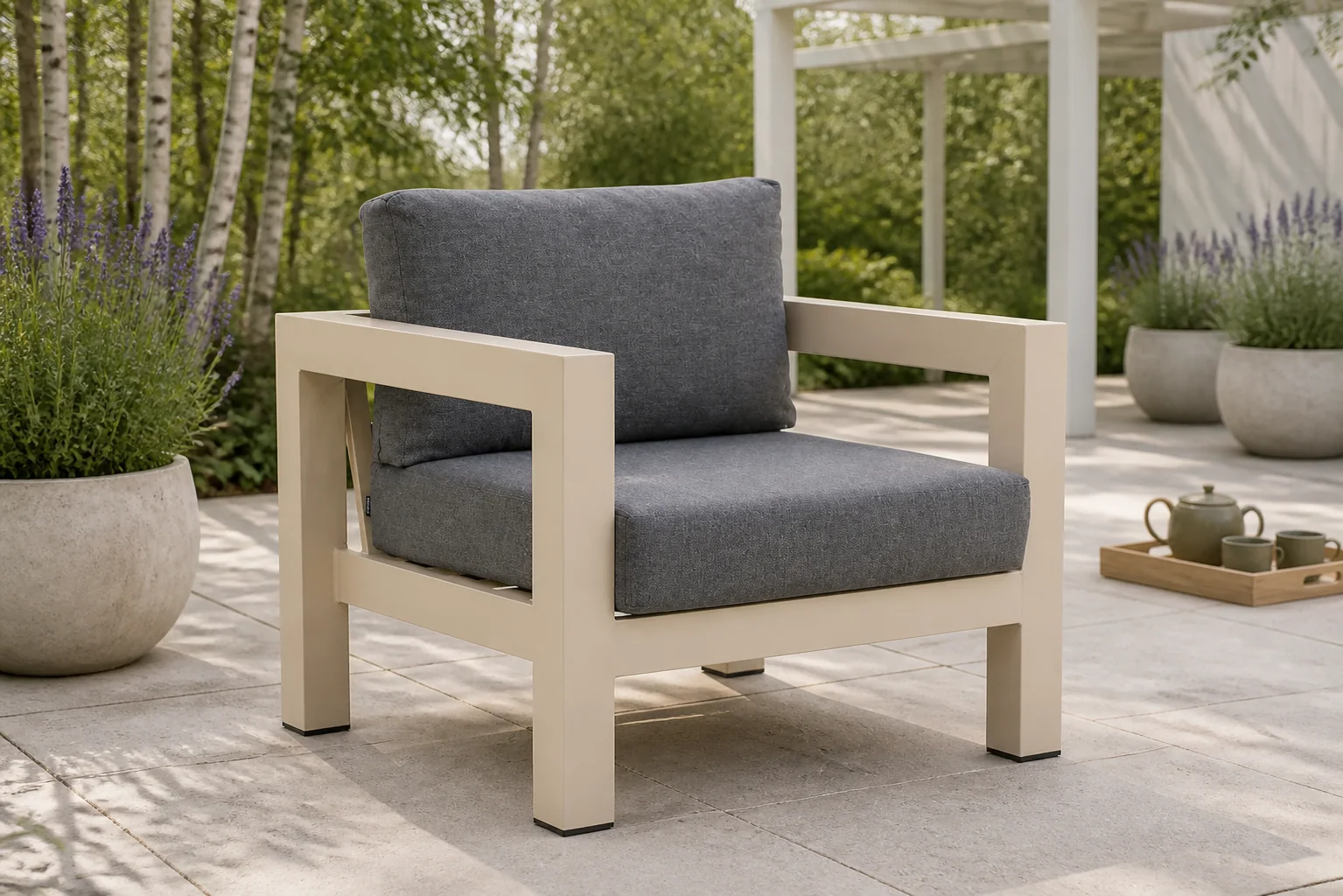 Sfeerfoto van Lifestyle Garden Furniture Luca lounge tuinstoel – Taupe-naturel-bruin