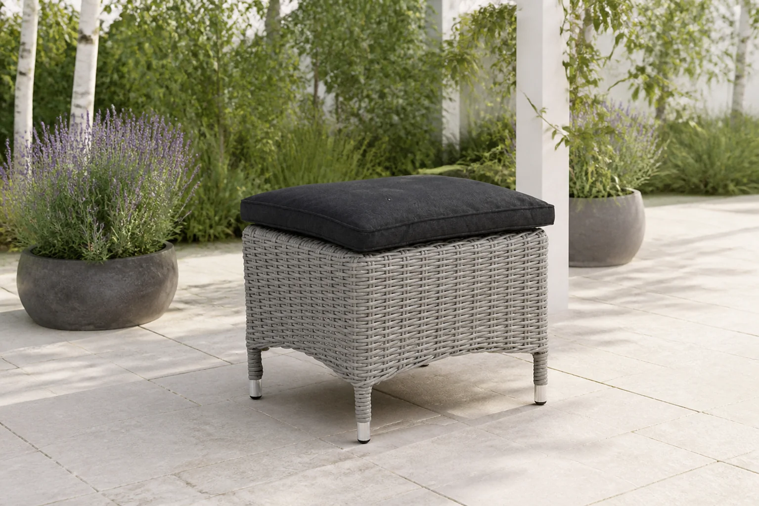 Sfeerfoto van Garden Collections Madera dining voetenbank – Grijs-antraciet