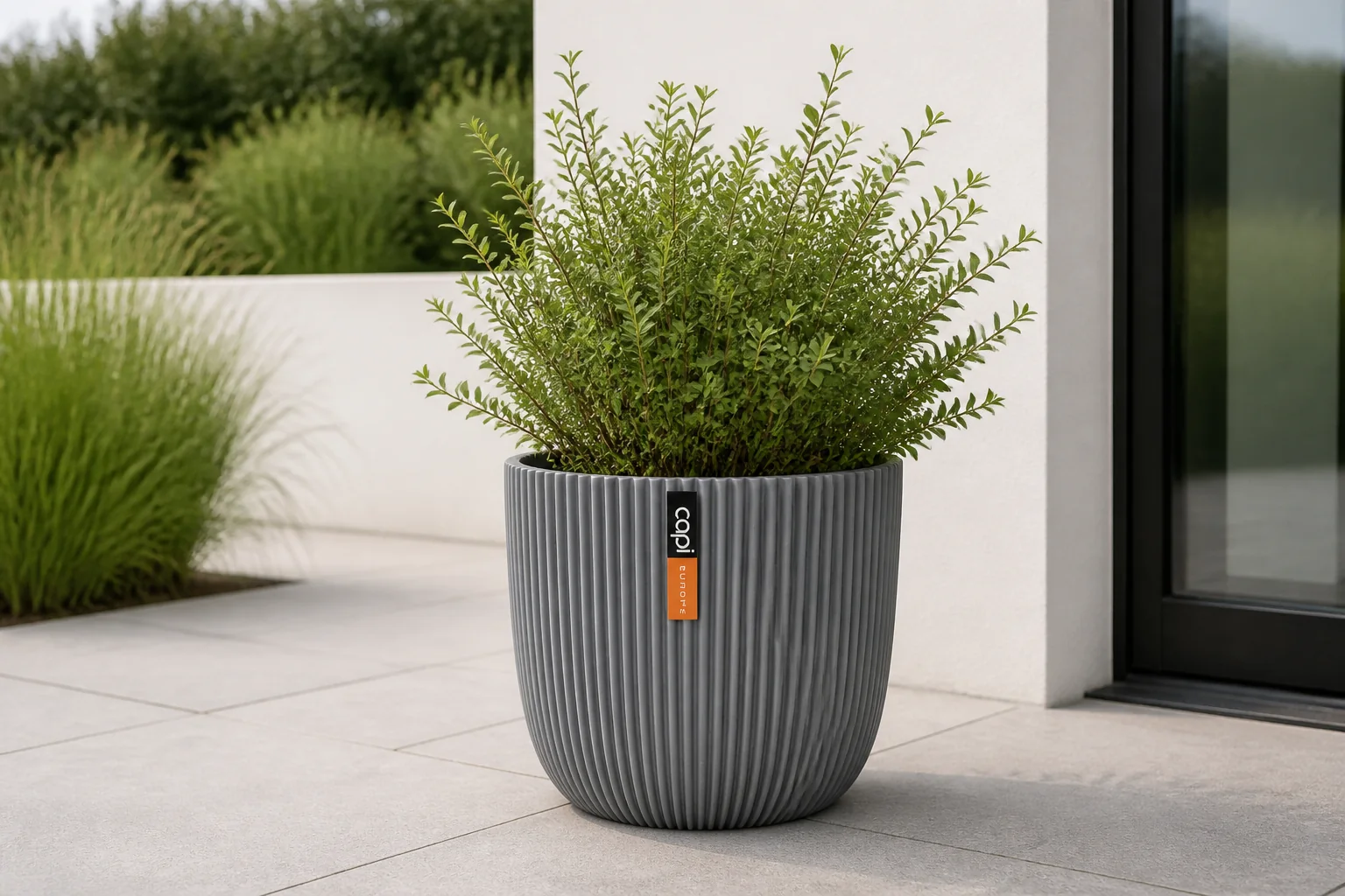 Sfeerfoto van Capi europe Pot bol Groove 21,5×20 textiel grijs bloempot