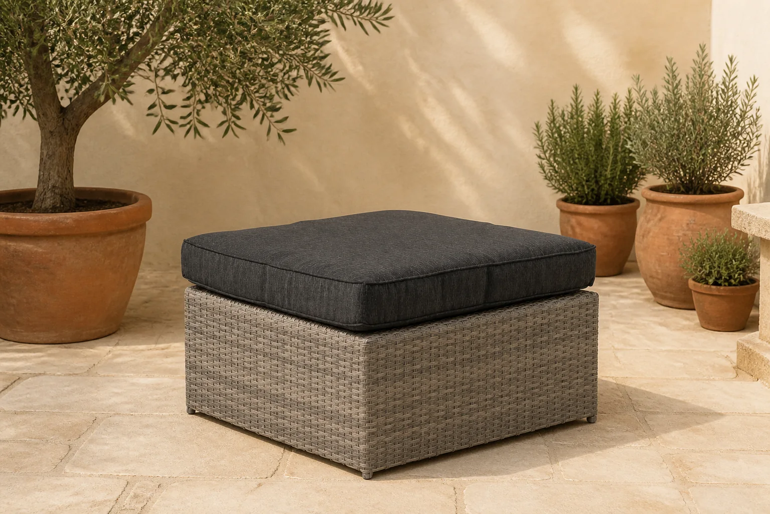 Sfeerfoto van Domani Furniture Malmo lounge voetenbank – Taupe-naturel-bruin