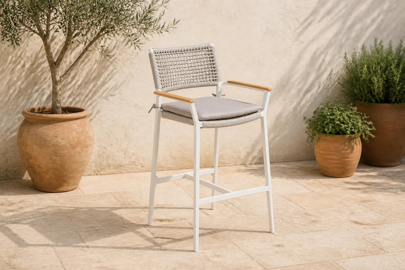 Sfeerfoto van LUX outdoor living Sandro dining barstoel | touw + aluminium | wit